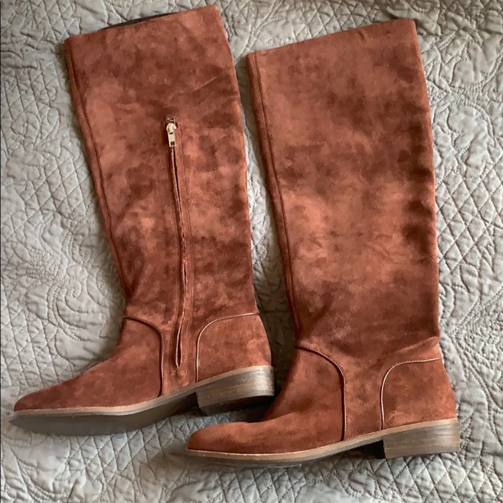 NWOT UGG Daley Tall Boot- Dark Brown Suede